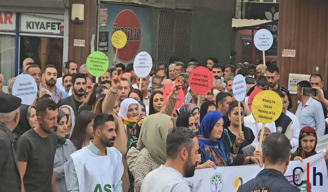 Hakkari’de 1 Eylül Dünya Barış Günü Halaylarla Kutlandı