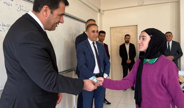 Şemdinli Belediyesi’nden Öğrencilere Ücretsiz Ulaşım Desteği