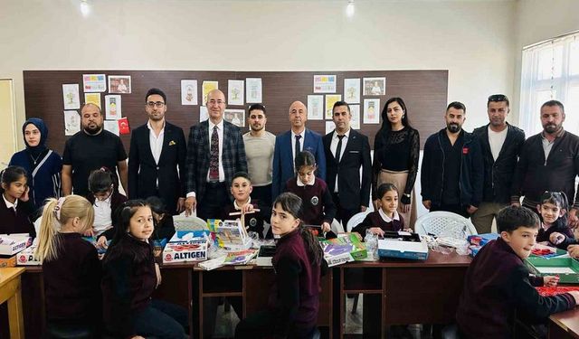 YEKDASDER, Hakkari'de Sınırdaki Öğrencilerin Yüzünü Güldürdü