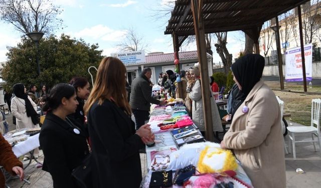 Kadın Eli Değen Her Şey Görünür Olmalı