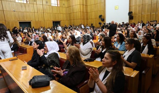 DEM Parti Meclis Toplantısında Tarihe Geçen Anlar: “Biji Serok Apo” Sloganları