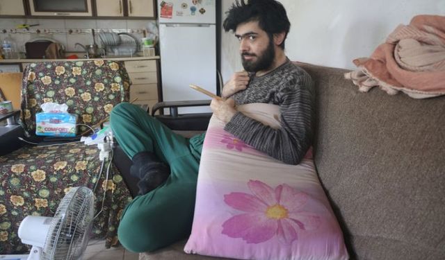 23 Yaşındaki Genç Sanal Dünyaya Hapsoldu, 3 Yıldır Evden Çıkmıyor