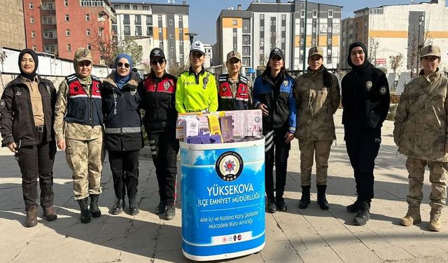 Hakkari'de Kadınlar İçin Farkındalık Gününde Destek Eli Uzatıldı