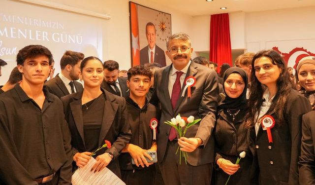 Hakkâri Eğitim Ailesi, Öğretmenler Günü’nde Bir Araya Geldi