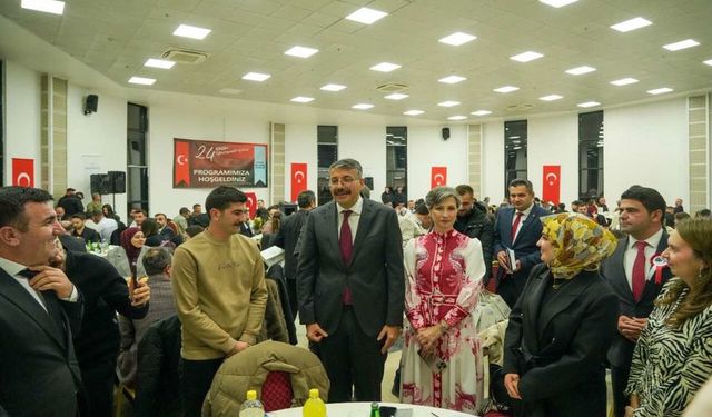 Hakkâri’de 24 Kasım Öğretmenler Günü Anlamlı Bir Programla Kutlandı