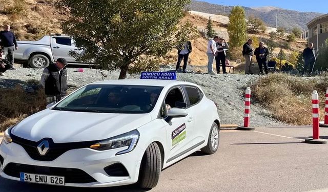 Hakkari Emniyetinden Sürücü Adaylarına Güvenli Sınav Ortamı Denetimi