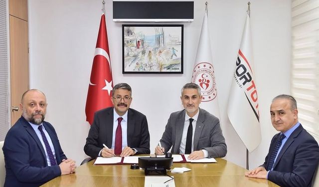 Hakkâri’de Spor Altyapısını Güçlendirecek 3 Proje İçin Protokol İmzalandı