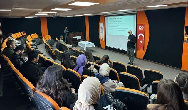 Hakkari'de Öğretmen ve Yöneticilere BİLSEM Tanılama Süreci Eğitimi