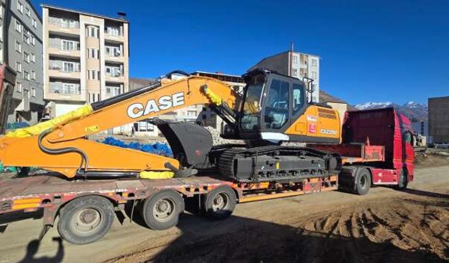 TBB Desteğiyle Derecik Belediyesi’ne Yeni Ekskavatör Desteği