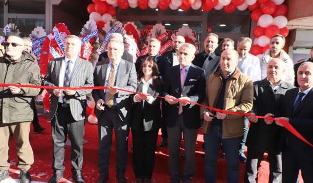 Kadın Girişimciden Hakkari’ye Yeni Yatırım: Deva Eczanesi Açıldı