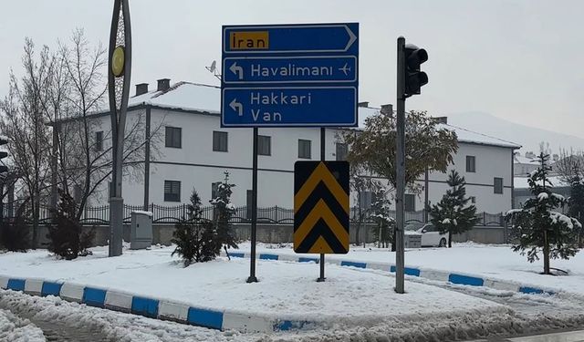 Hakkari’de Hava Ulaşımı Kesildi: Kar Yağışı Seferleri Vurdu