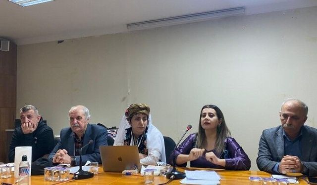 “Edebiyat Toplumu Şekillendirir” Panelinde Kadınların Tarihî Önemi Öne Çıktı