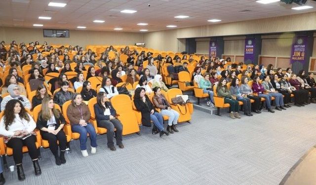Kadınlar, Şiddete Karşı Dayanışma ve Özgürlük Temelli Politika Çağrısı Yaptı