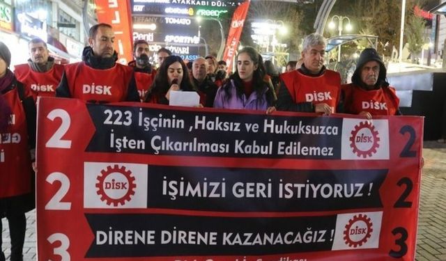 DİSK Önclüğünde Süren Eylem’de İşçiler: “Hukuksuz İşçi Kıyımı Durdurulsun”