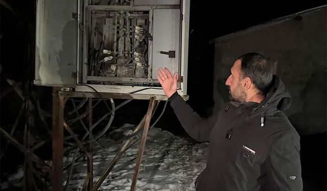 Yüksekova'da Elektrik İsyanı: “10 Dakikada Bir Kesiliyor, Hayat Durdu”
