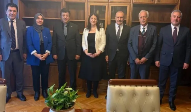 DEM Parti ve AKP’li Vekiller Bir Araya Geldi