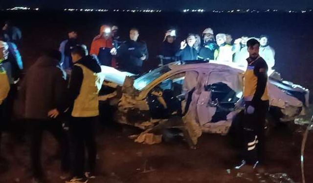 Kontrolden Çıkan Araçlar Şarampole Devrildi: 3 Ölü, 3 Yaralı