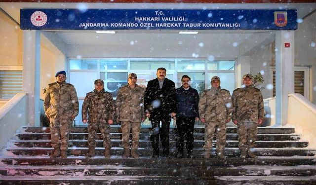 Vali Çelik’ten Yılbaşı Mesaisindeki Güvenlik Güçlerine Moral Ziyareti
