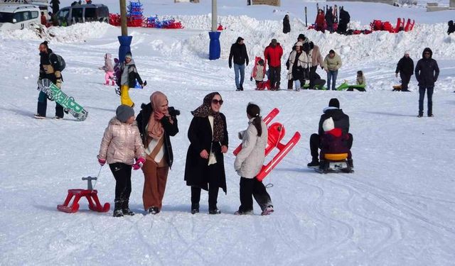 Kayak Merkezi Yarıyıl Tatilinde Doldu Taştı