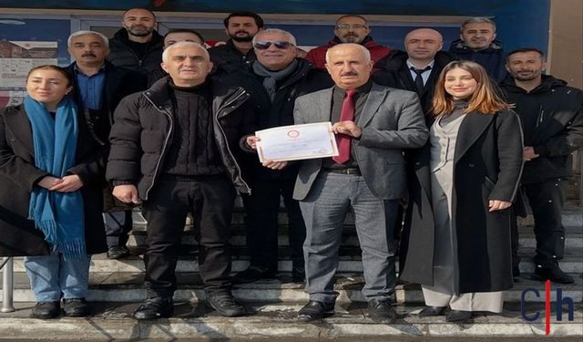 Yüksekova Esnaf ve Sanatkârlar Odası’nda Yeni Dönem: İrfan Sarı Mazbatasını Aldı