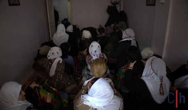 Colemérg Barış Anneleri’nden Saç Örme Eylemi