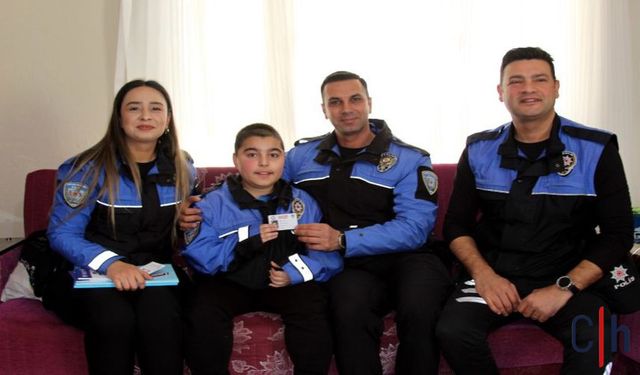 Hayali Gerçek Oldu: öğrenci Mahmut Efe, bir günlüğüne polis oldu