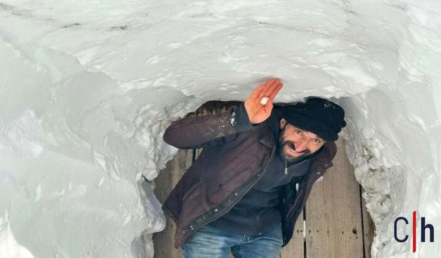 Kar Hayatı Felç Etti: Ev ve Ahırlara Kardan Tünellerle Ulaşılıyor