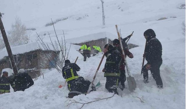 Çığ Faciası: Çığın Altında Kalan Kadın Sağ Kurtarıldı