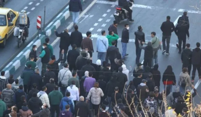 İran’daki Protestolarda Can Kaybı Artıyor: Ölü Sayısı 2 Bin 677’ye Yükseldi