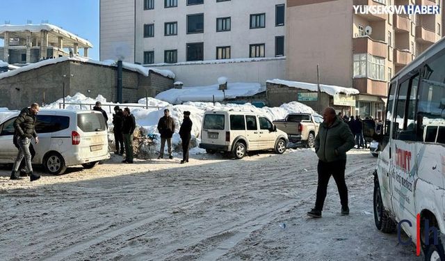 Hakkari'de İki Grup Arasında Kavga: 3 Kişi Yaralandı