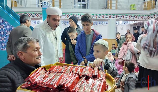 İmamdan Çocuklara Ramazan Sürprizi