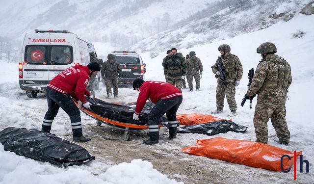 Hakkari'de 4 Kişi Donarak Hayatını Kaybetti