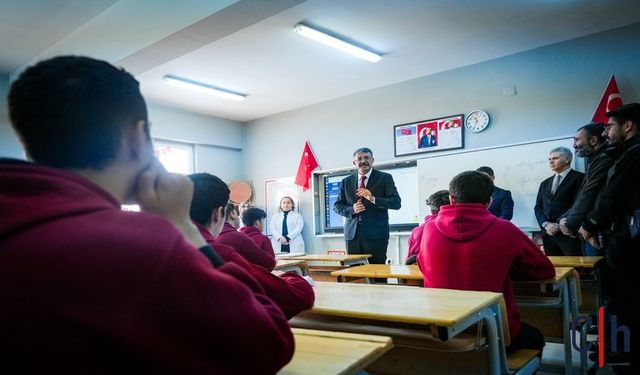 Vali Çelik’ten Öğrencilere Moral Ziyareti