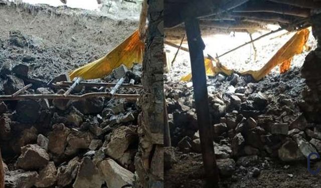 Hakkari’de bir ahır yağışlara dayanamadı!