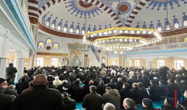 Hakkari’de Deprem Şehitleri İçin Mevlid ve Dua Programı