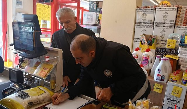 Hakkari Belediyesi’nden Zincir Markete Fiyat Denetimi