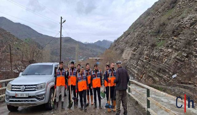 Sel sonrası büyük kayıp: 50 hayvan öldü, 2 ahır yıkıldı