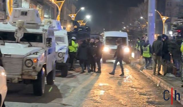 Hakkari'de Taşlı Sopalı Kavga: 1’i Polis 2 Yaralı