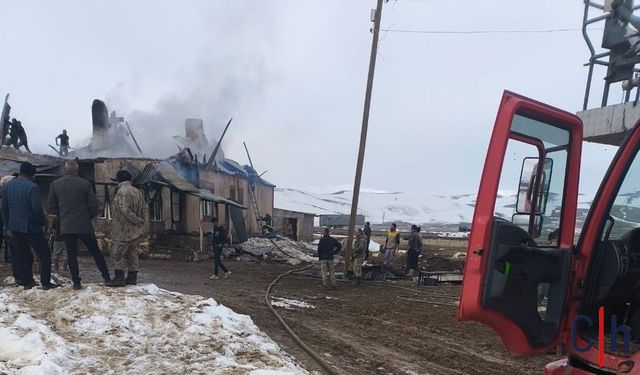 Yangın Paniği: Ev Kullanılamaz Hale Geldi