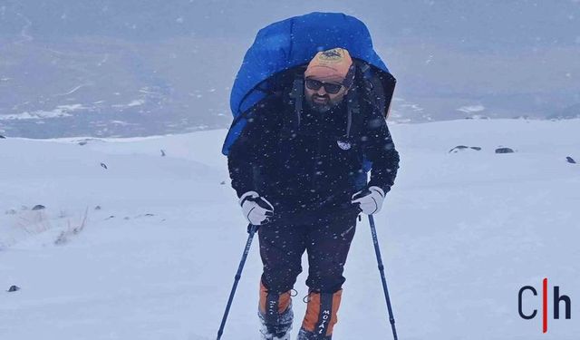 Dağcı Sedat, Ağrı Dağı’nın Zirvesine Tek Başına Ulaştı
