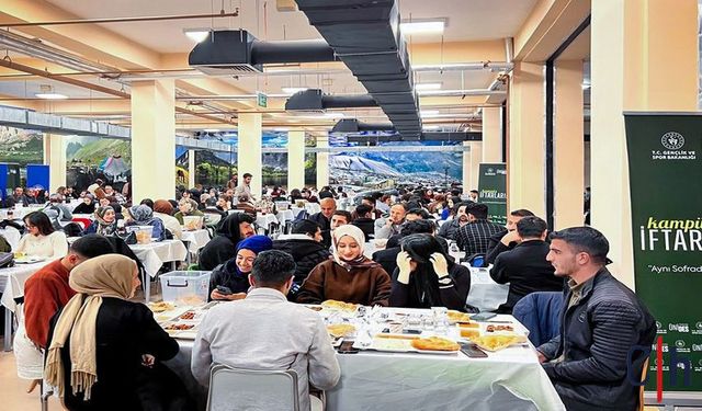 Hakkari Üniversitesi’nde “Kampüs İftarları” Etkinliği Düzenlendi