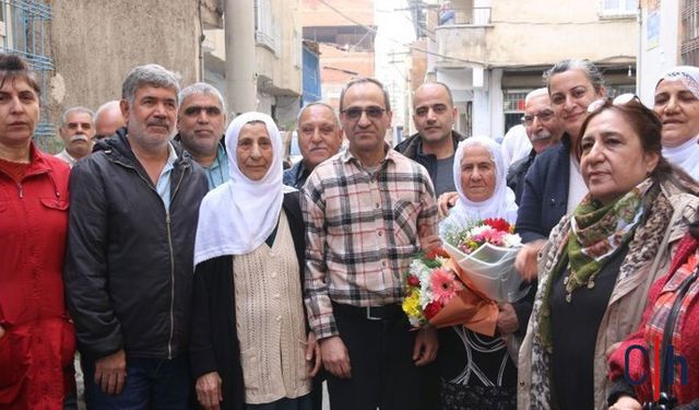32 Yıl Sonra Tahliye Edildi: Tanrıkulu Memleketin 'de Coşkuyla Karşılandı