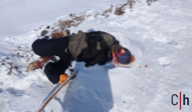 Başkale’de Hayatını Kaybeden Tosun Toprağa Verildi, Aileden iki Gözaltına Alındı