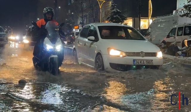 Meteoroloji Uyarmıştı, Beklenen Oldu: Yüksekova Sular Altında!