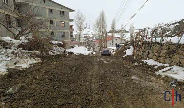 Hakkari Belediyesi’nden Yol Bakım Çalışması