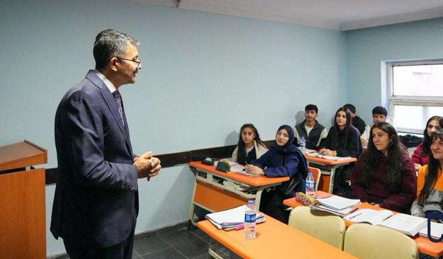 Hakkâri’de 3 Bin 154 Öğrencinin YKS Başvuru Ücreti Karşılandı