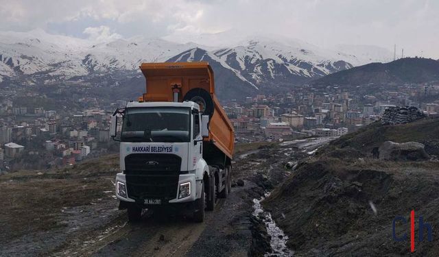 Hakkari’de Yol ve Altyapı Çalışmaları Aralıksız Sürüyor