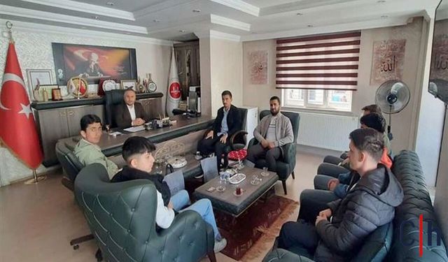 Hakkari'de Genç hafızlardan Müftü Okuş’a ziyaret