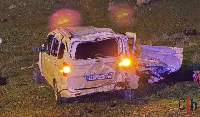 Araç şarampole yuvarlandı, 1 ölü, 1 ağır yaralı