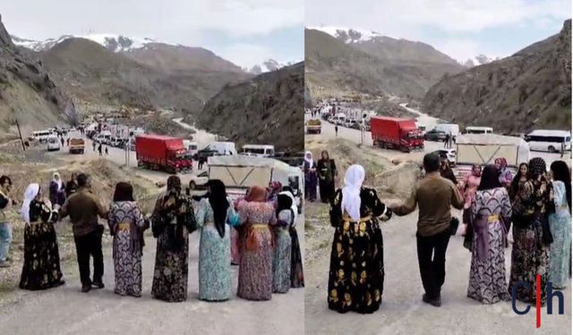 Hakkari'de Heyelan Yolu Kapattı, Nişan Konvoyu Halayla Bekledi